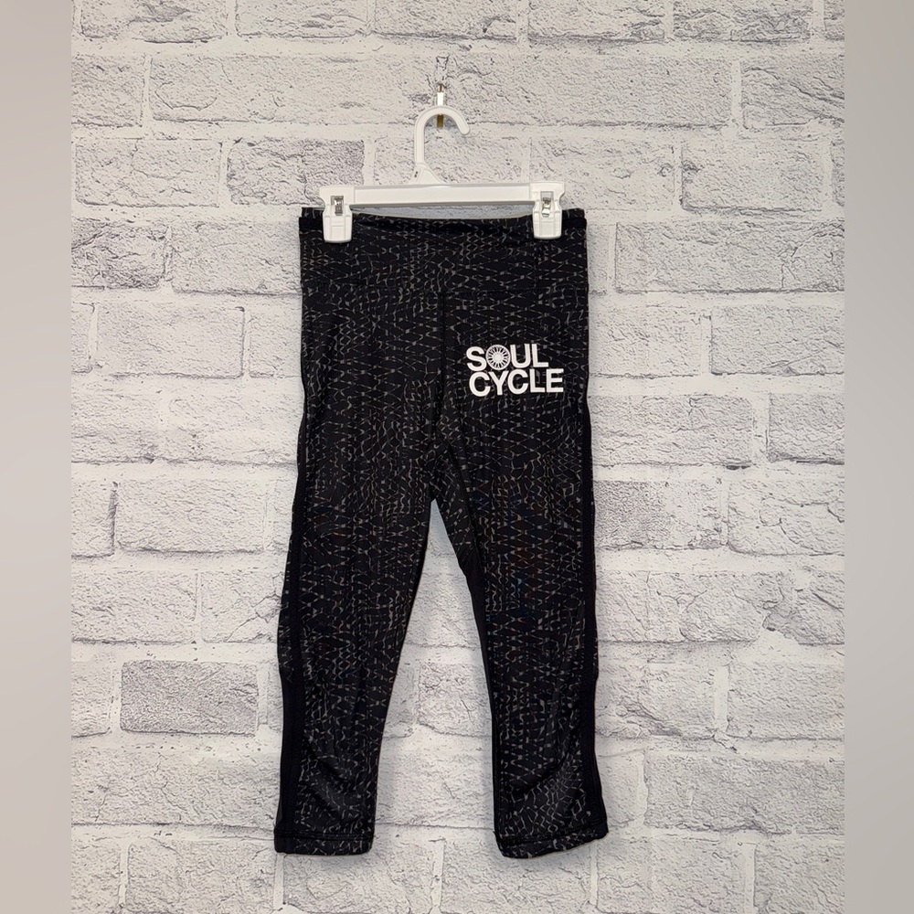 SoulCycle Women’s Black Patterned Capri Leggings (Size 2)